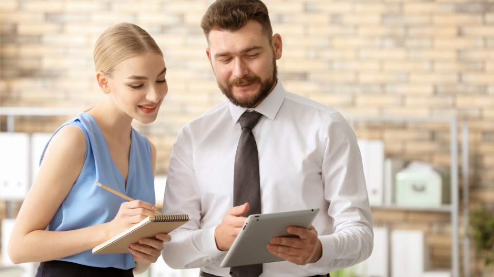 Formation d’employé commercial : développez vos compétences et boostez votre carrière